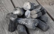 Древесный уголь своими руками: способы изготовления Что можно сделать из древесного угля